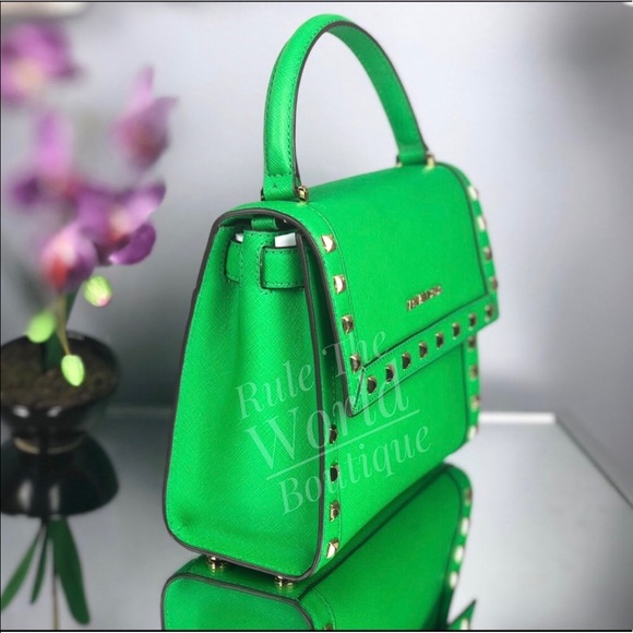 1 DAY SALE!! MICHAEL KORS DILLON STUDDED BAG - Picture 4 of 8